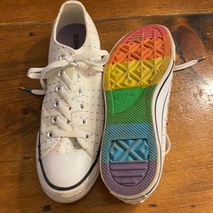 Converse size women’s 9 good condition